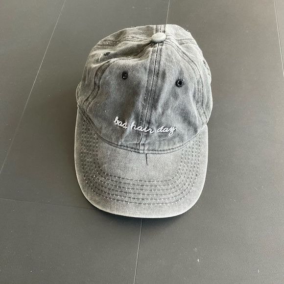 Ball cap bundle - Picture 4 of 4